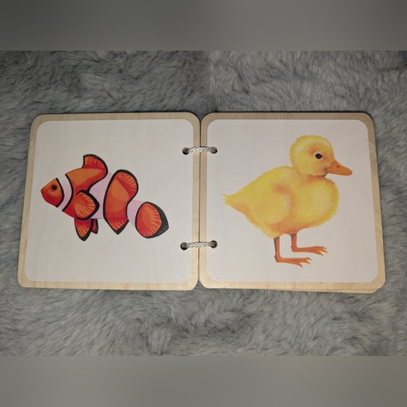 Lovevery wooden book - Picture 2 of 5